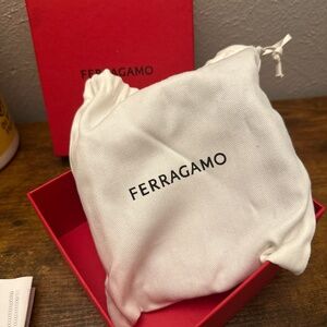 Women’s Ferragamo leather belt